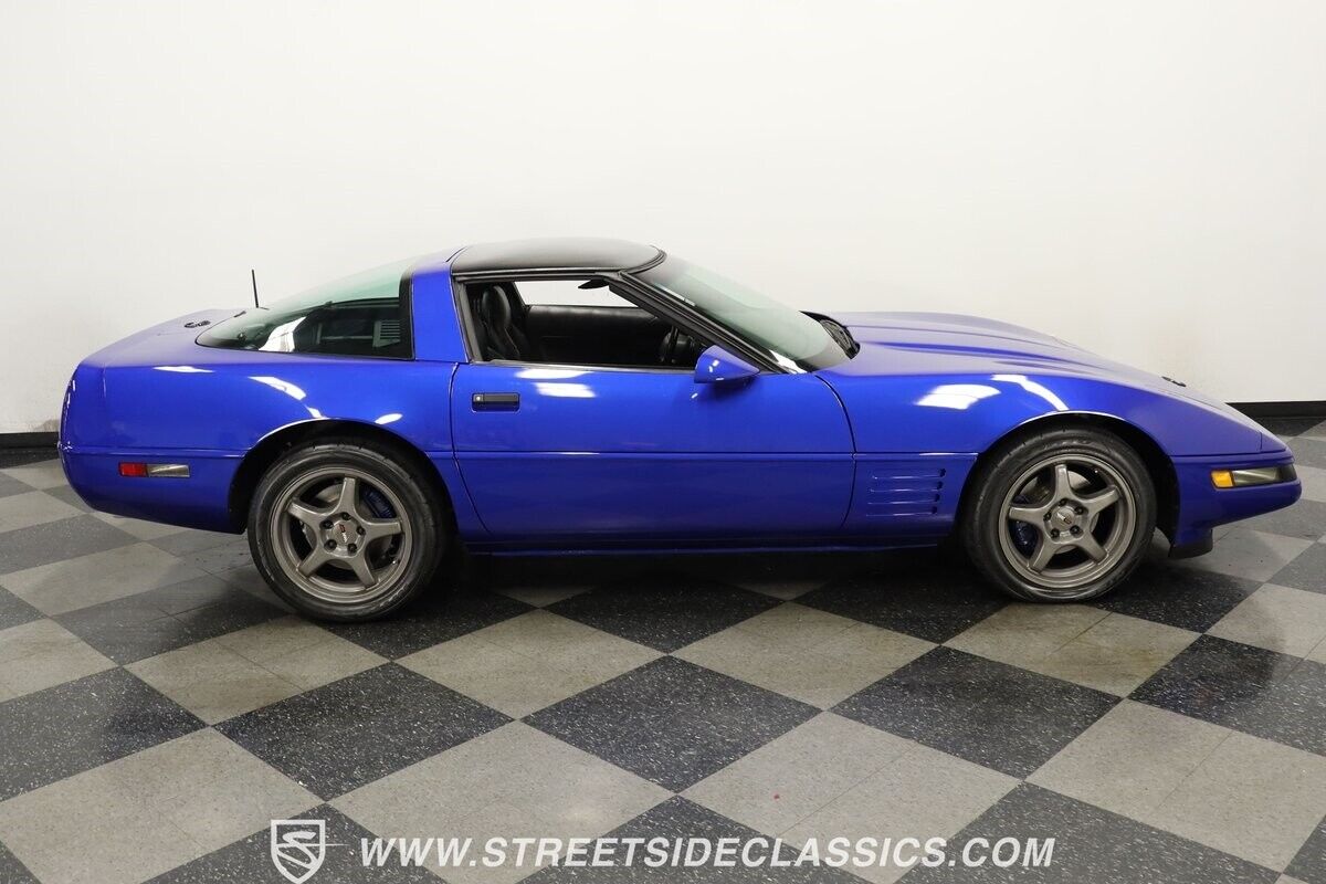 Chevrolet-Corvette-Coupe-1994-Blue-Black-89970-12