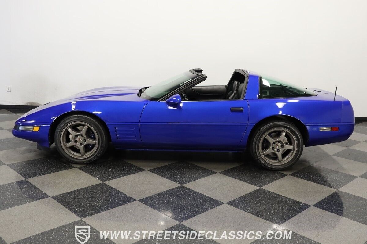 Chevrolet-Corvette-Coupe-1994-Blue-Black-89970-2