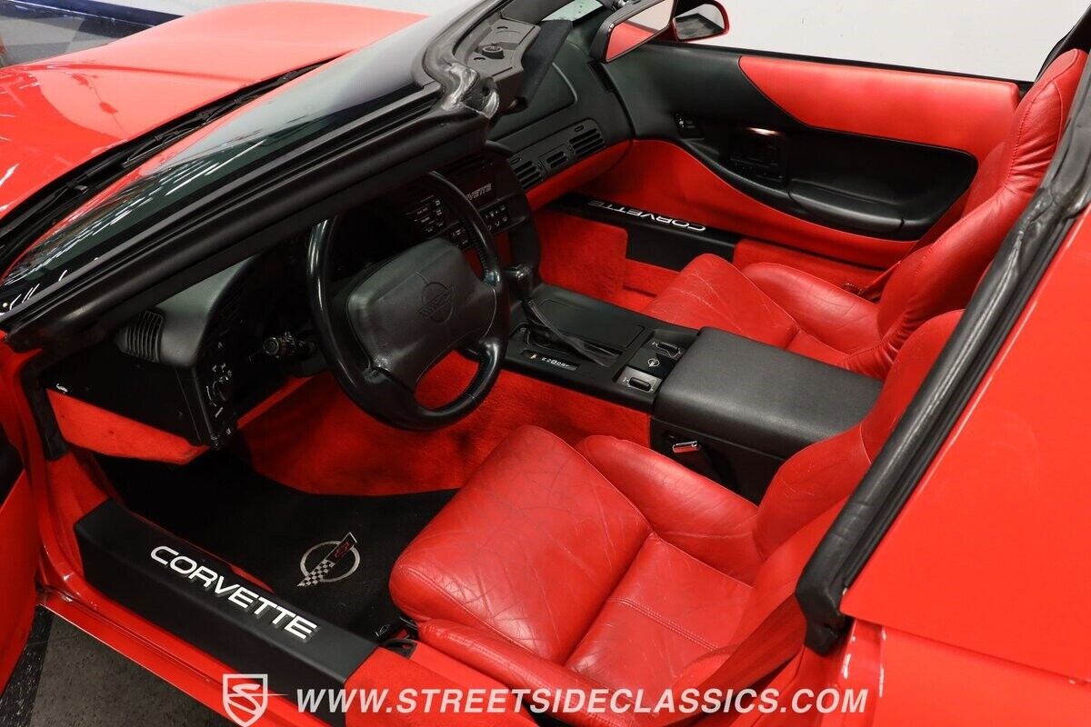 Chevrolet-Corvette-Coupe-1994-Red-Red-132911-4