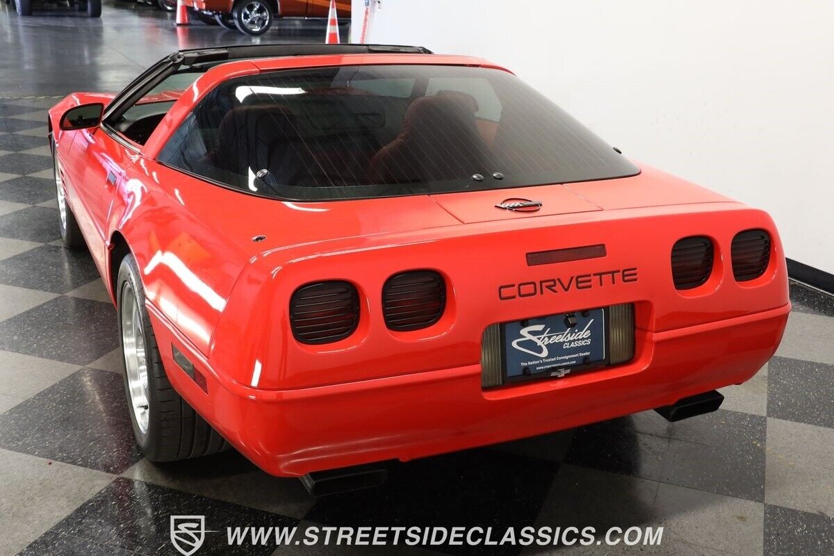 Chevrolet-Corvette-Coupe-1994-Red-Red-132911-7