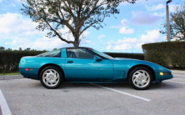 Chevrolet-Corvette-Coupe-1995-Green-Black-36679-1