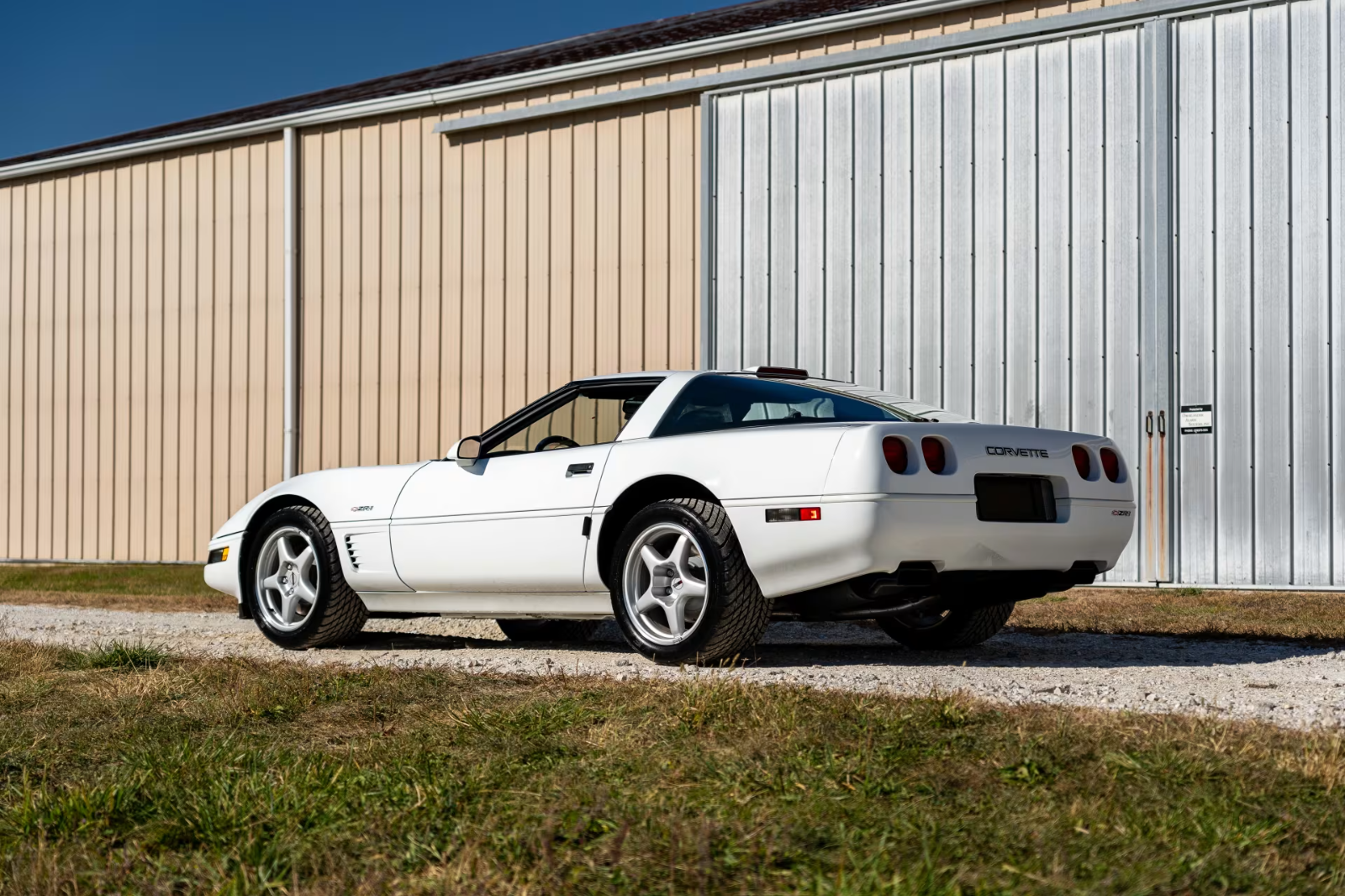 Chevrolet-Corvette-Coupe-1995-White-Black-61-10