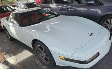 Chevrolet-Corvette-Coupe-1995-White-Red-61065-1