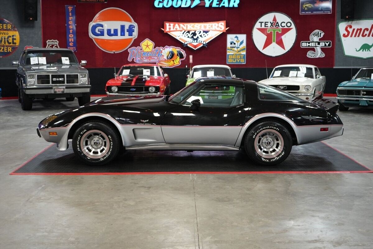 Chevrolet-Corvette-Indianapolis-500-Pace-Car-Edition-Coupe-1978-Black-Gray-0-2