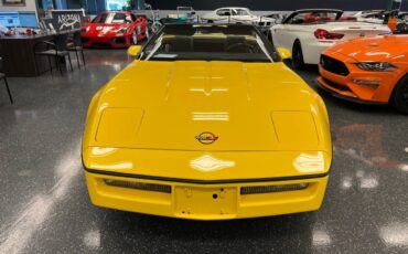 Chevrolet-Corvette-base-1986-yellow-42755-1