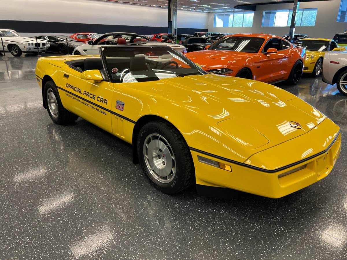 Chevrolet-Corvette-base-1986-yellow-42755-2