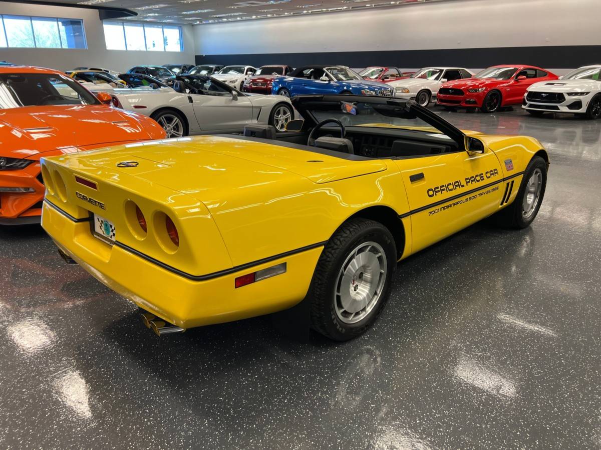 Chevrolet-Corvette-base-1986-yellow-42755-3