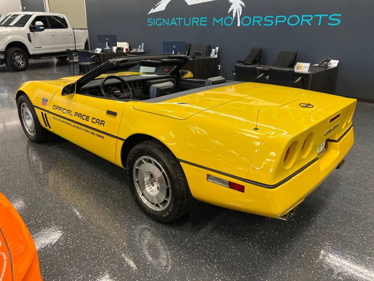 Chevrolet-Corvette-base-1986-yellow-42755-5