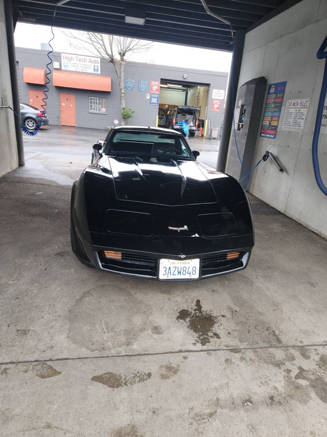 Chevrolet-Corvette-convertible-1981-178815-8