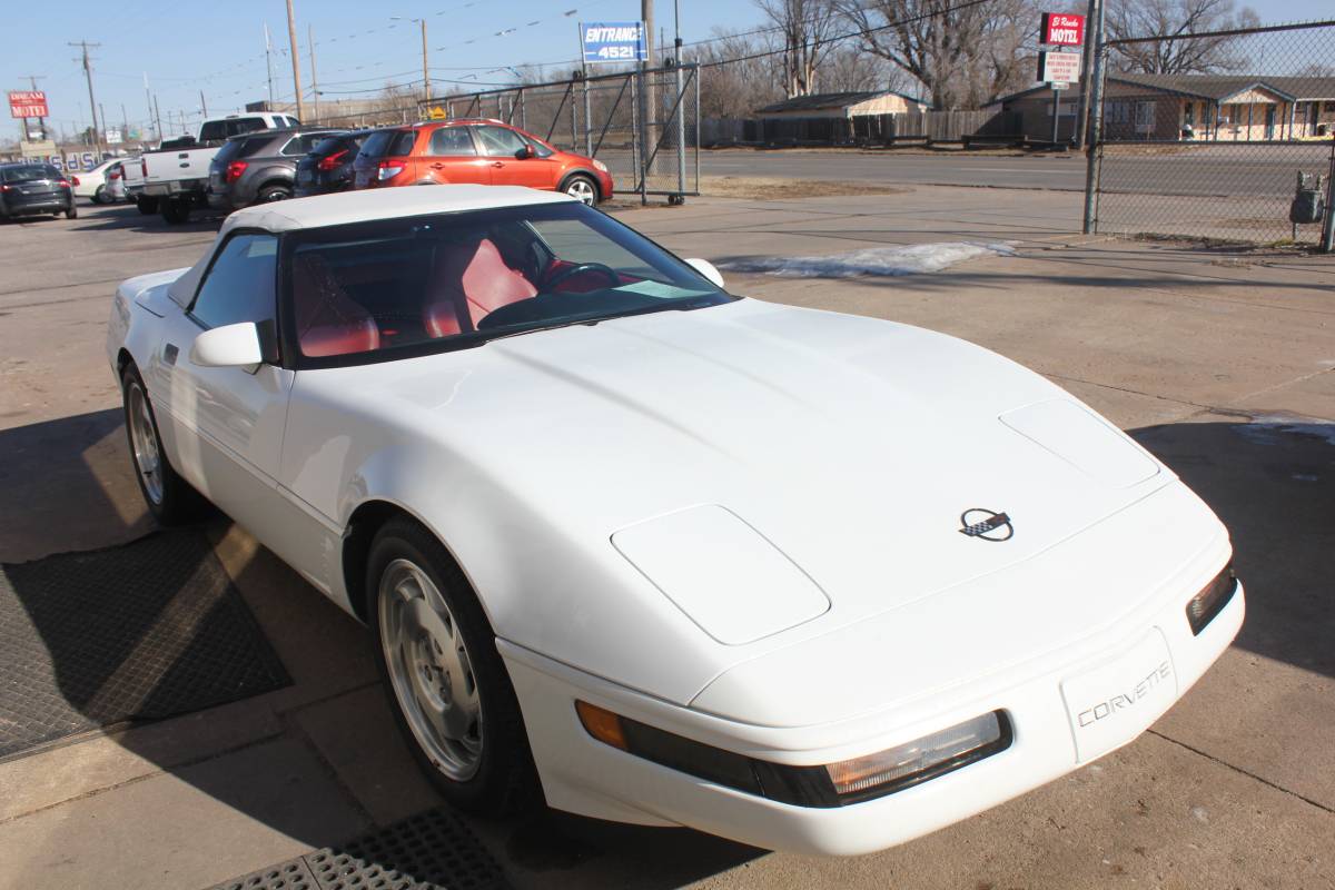 Chevrolet-Corvette-convertible-1994-173809-1