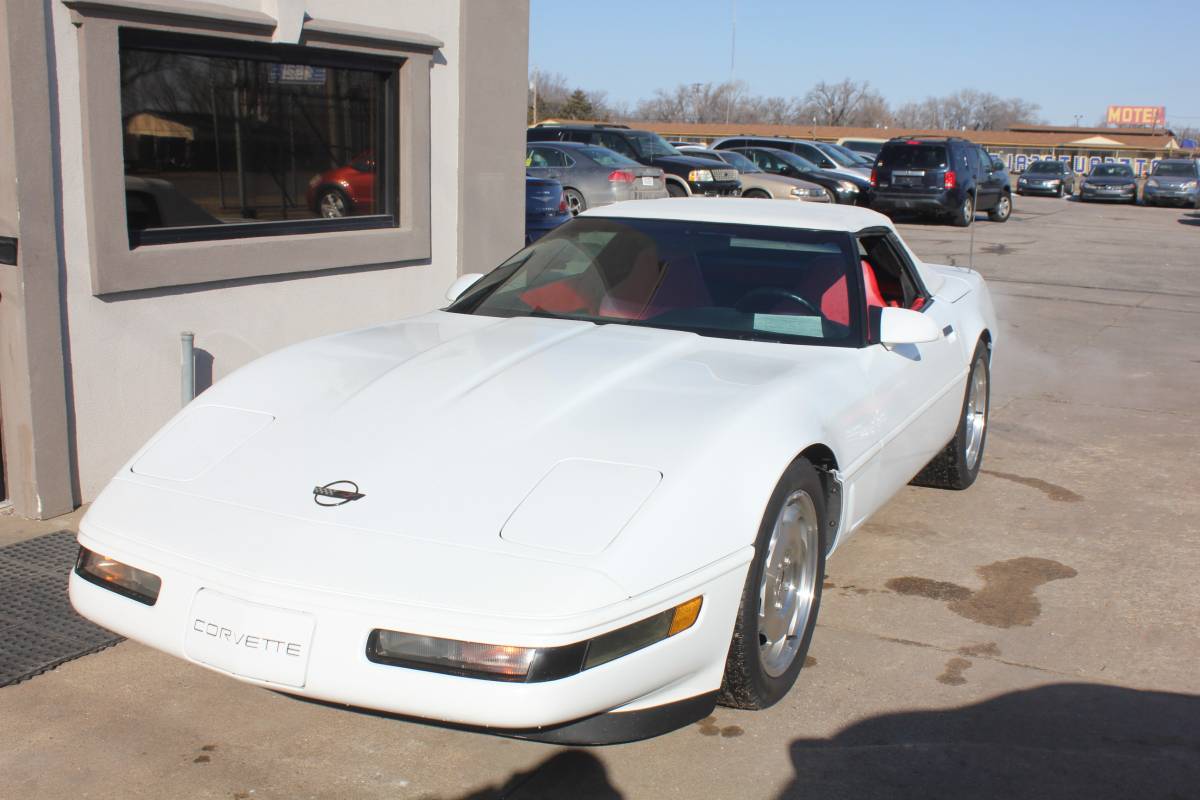 Chevrolet-Corvette-convertible-1994-173809-2