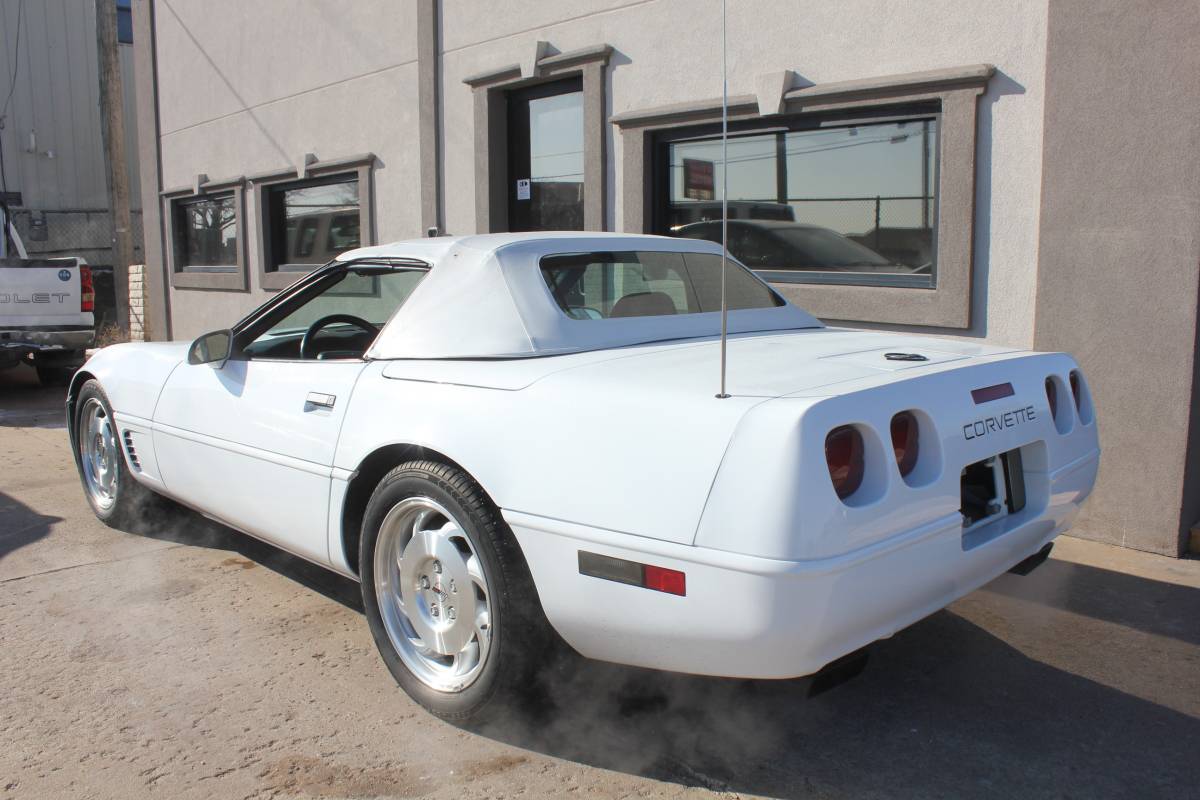 Chevrolet-Corvette-convertible-1994-173809-3