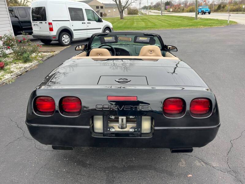 Chevrolet-Corvette-convertible-1995-black-61155-4