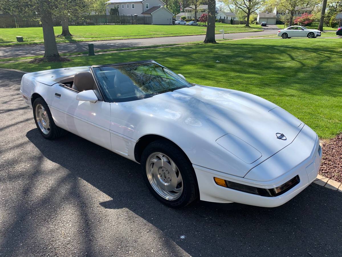 Chevrolet-Corvette-convertible-1995-white-41360-9