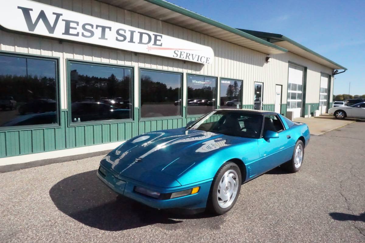 Chevrolet-Corvette-corvette-amp-convertible-1995-custom-69089-20