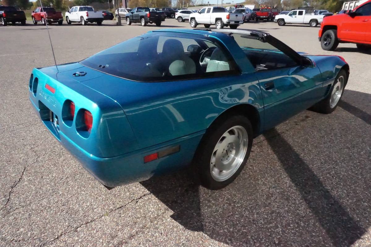 Chevrolet-Corvette-corvette-amp-convertible-1995-custom-69089-3