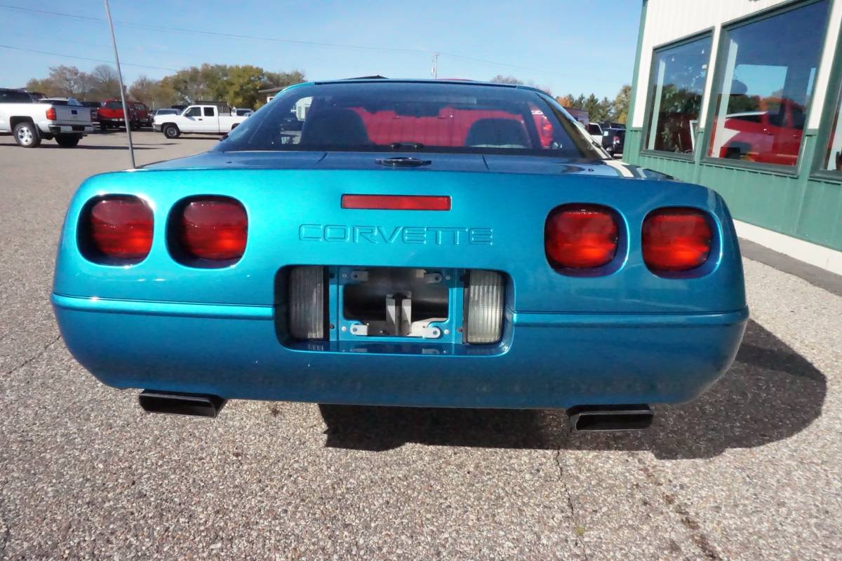 Chevrolet-Corvette-corvette-amp-convertible-1995-custom-69089-4