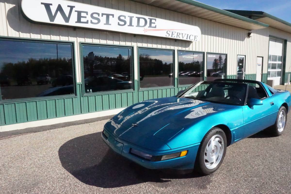 Chevrolet-Corvette-corvette-amp-convertible-1995-custom-69089