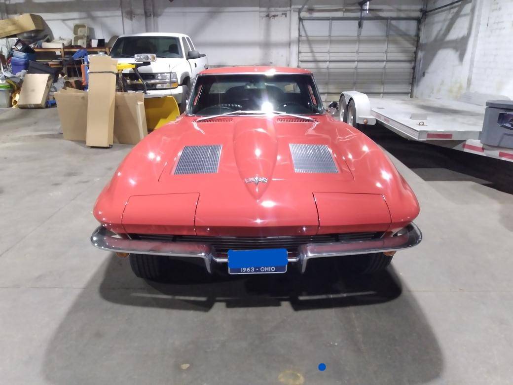 Chevrolet-Corvette-coupe-1963-red-79538-1