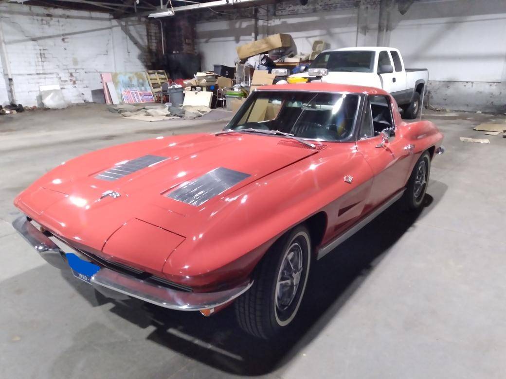 Chevrolet-Corvette-coupe-1963-red-79538-3