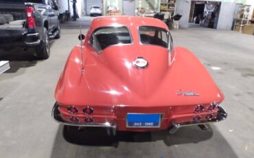 Chevrolet-Corvette-coupe-1963-red-79538-4