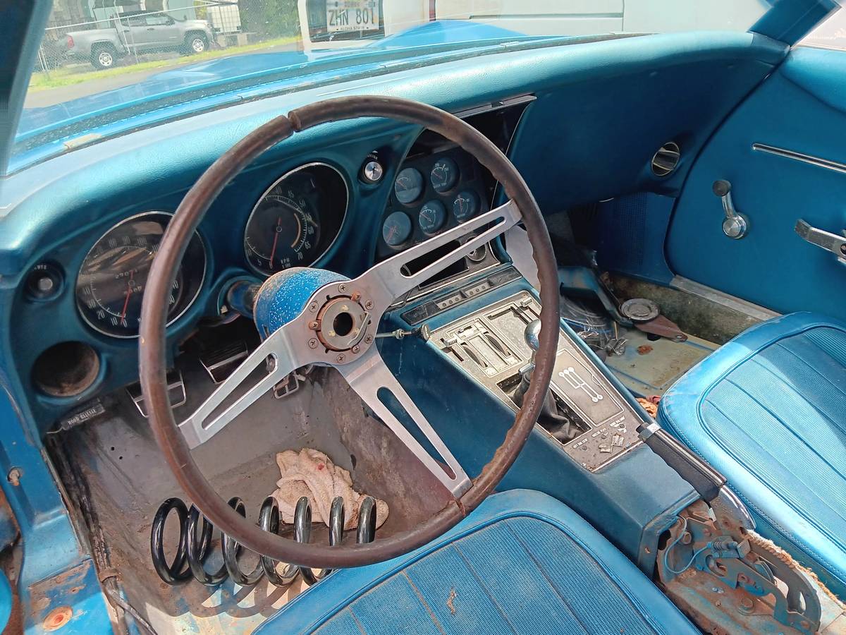 Chevrolet-Corvette-coupe-1968-blue-128747-4