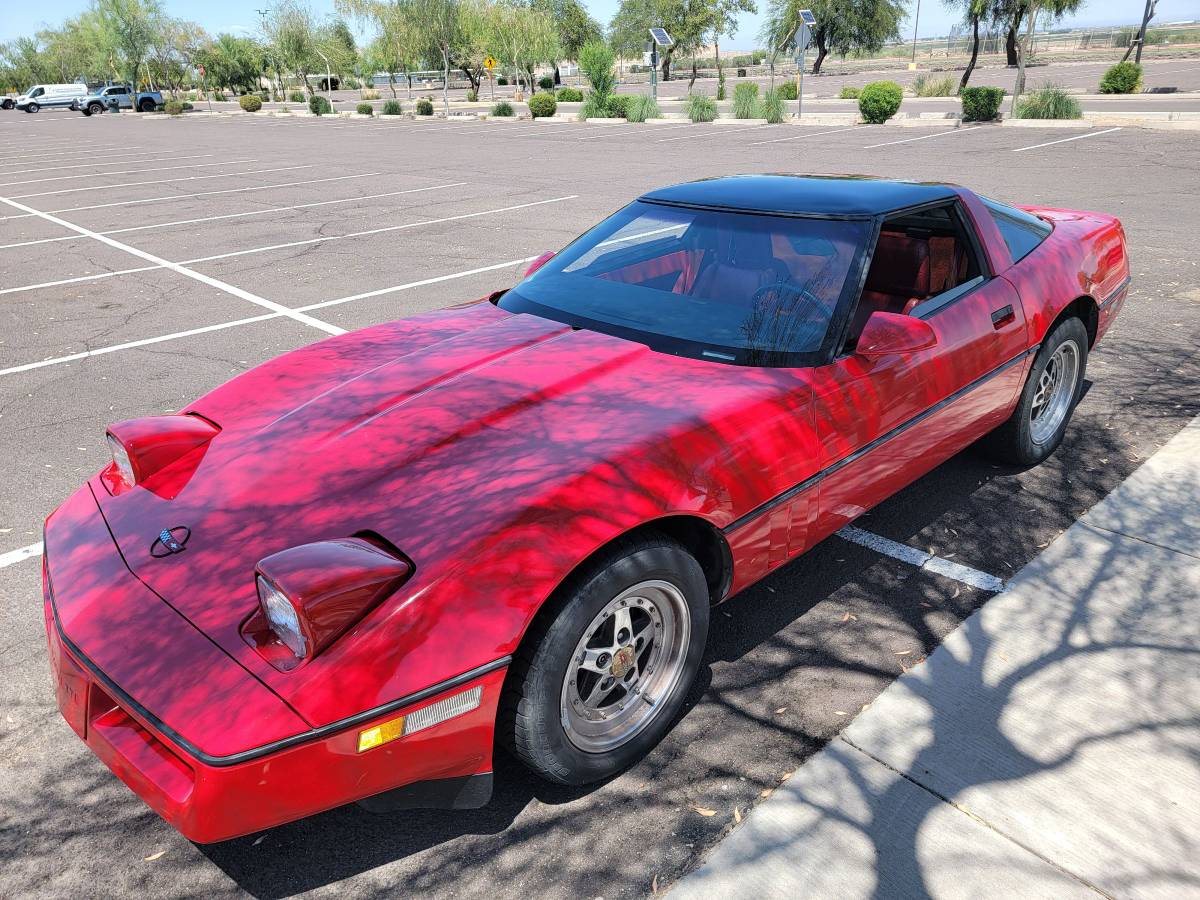 Chevrolet-Corvette-coupe-1985-red-115647-5