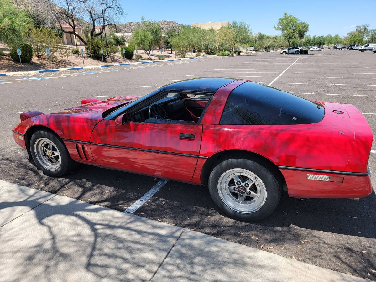 Chevrolet-Corvette-coupe-1985-red-115647-8