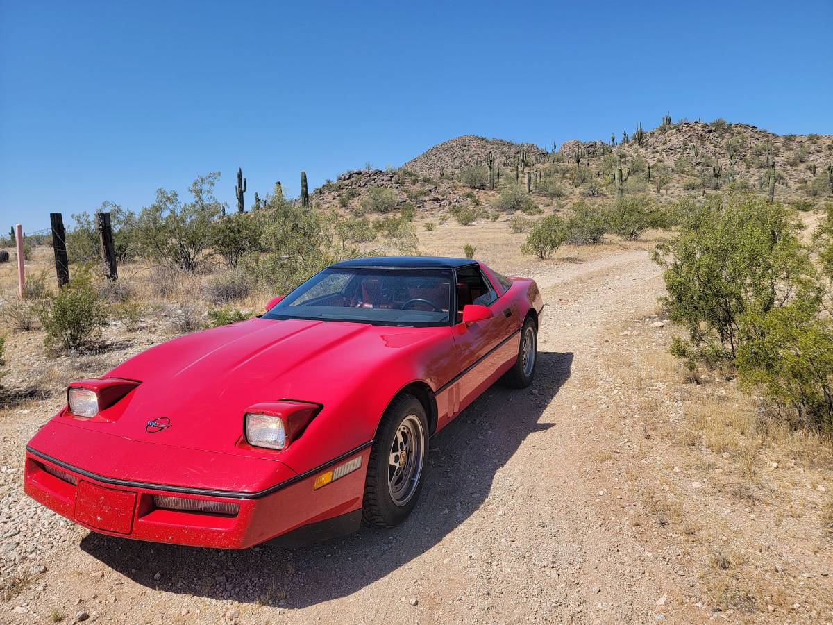 Chevrolet-Corvette-coupe-1985-red-115647-9