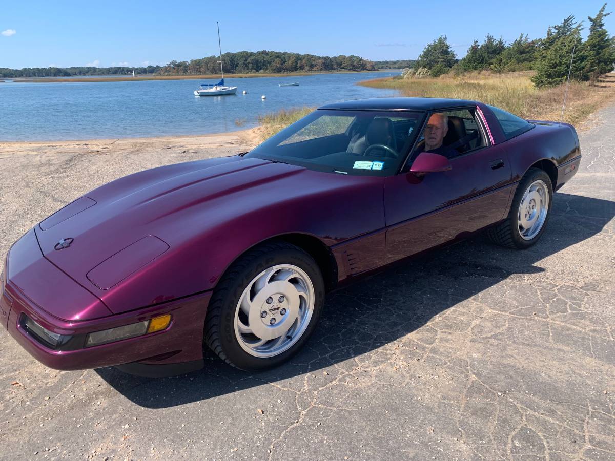 Chevrolet-Corvette-coupe-1995-purple-24140-4