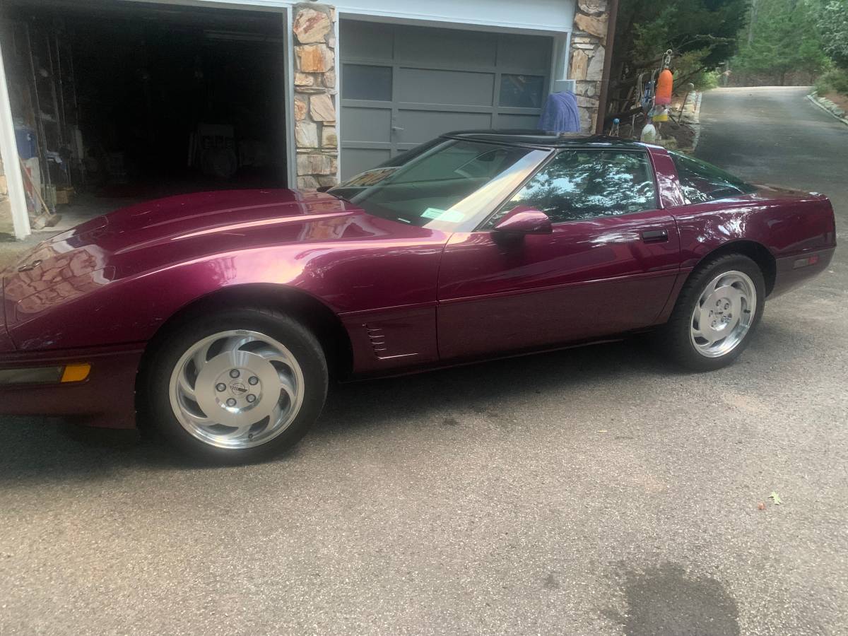 Chevrolet-Corvette-coupe-1995-purple-24140-7