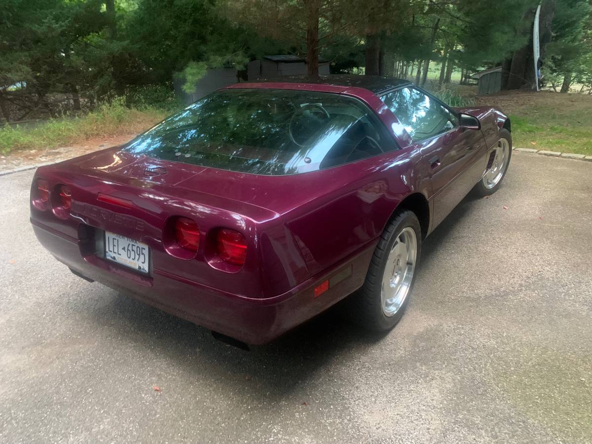 Chevrolet-Corvette-coupe-1995-purple-24140-8