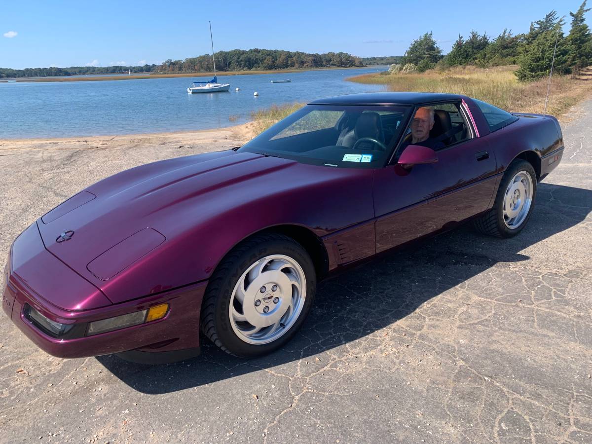 Chevrolet-Corvette-coupe-1995-purple-24140