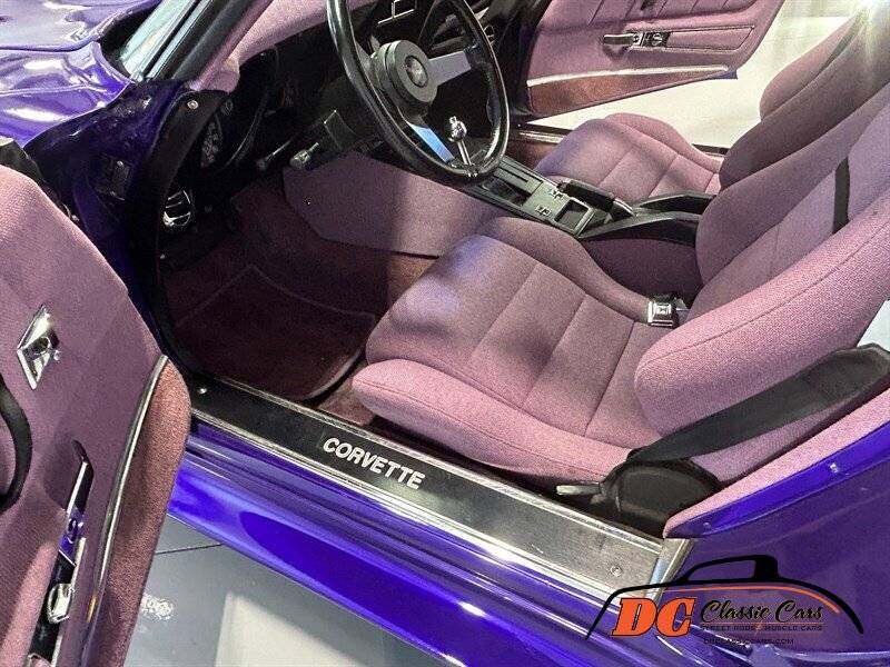 Chevrolet-Corvette-custom-coupe-1977-purple-72205-19