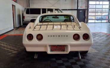 Chevrolet-Corvette-stingray-1974-white-85828-10