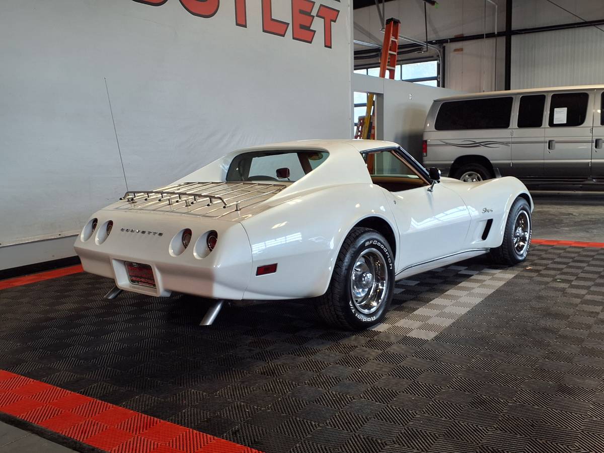 Chevrolet-Corvette-stingray-1974-white-85828-11