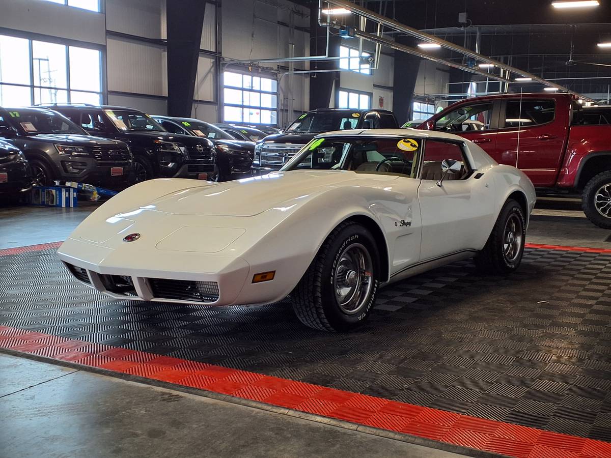 Chevrolet-Corvette-stingray-1974-white-85828-2