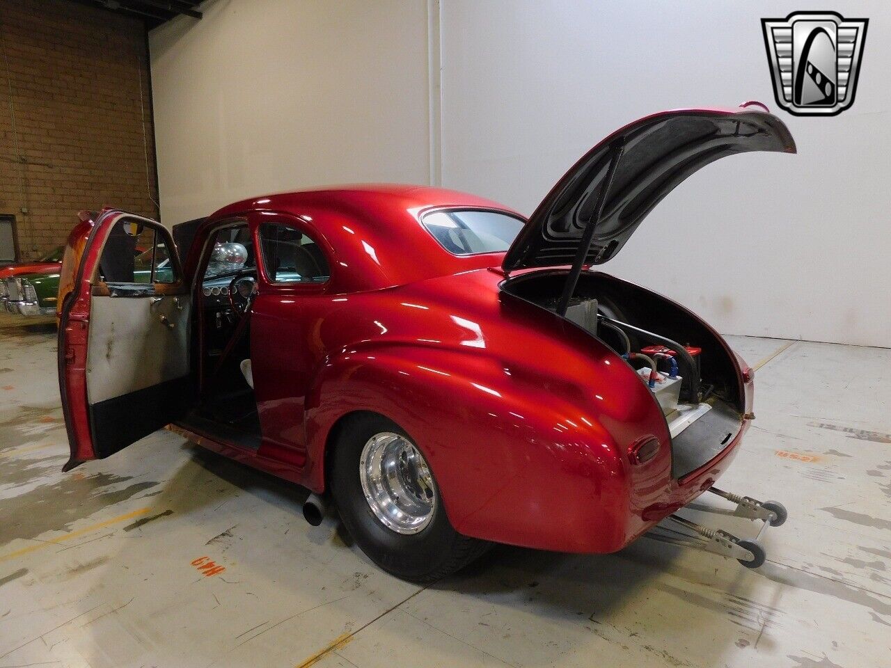 Chevrolet-Coupe-1947-Red-Gray-0-11