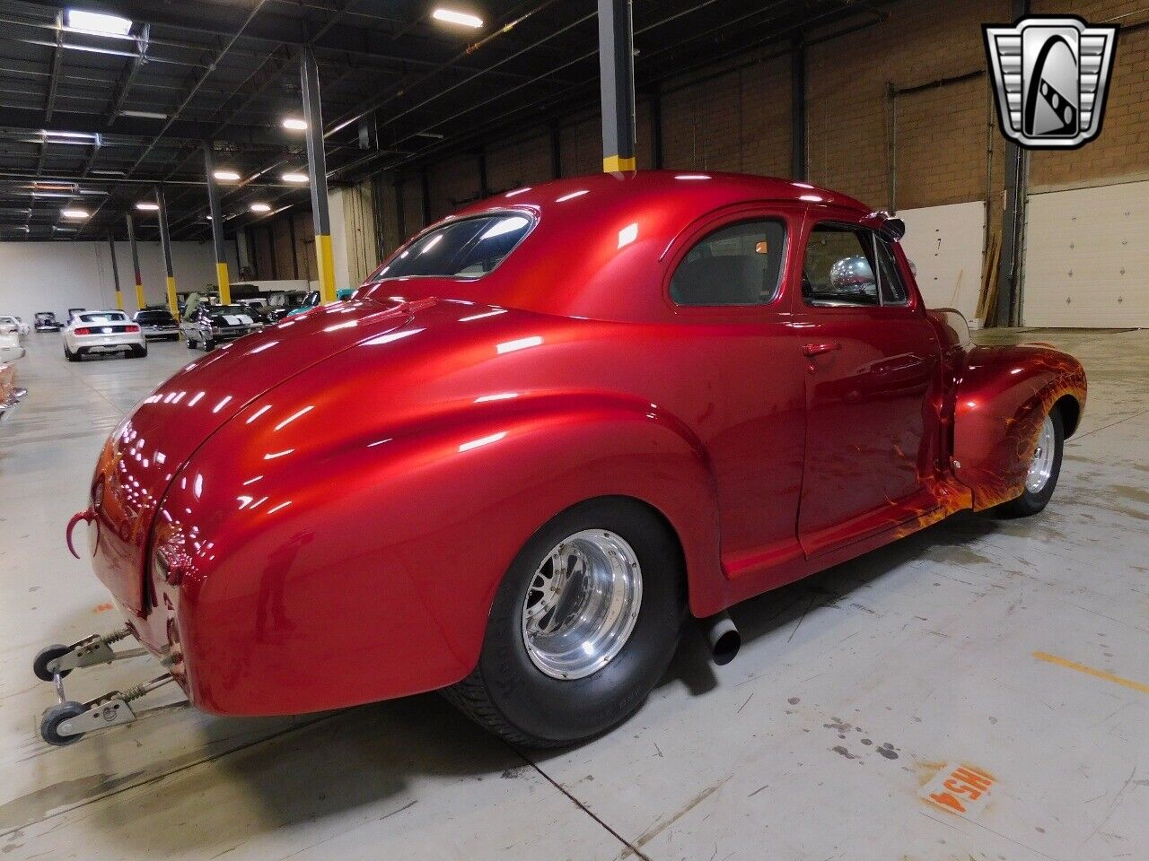 Chevrolet-Coupe-1947-Red-Gray-0-4