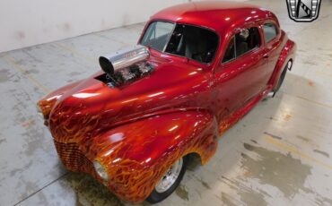 Chevrolet-Coupe-1947-Red-Gray-0-9