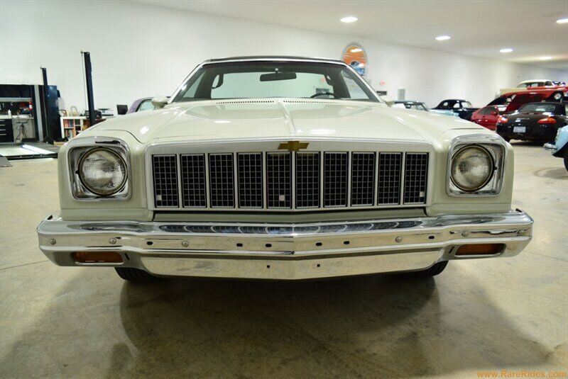 Chevrolet-El-Camino-1975-White-100446-10