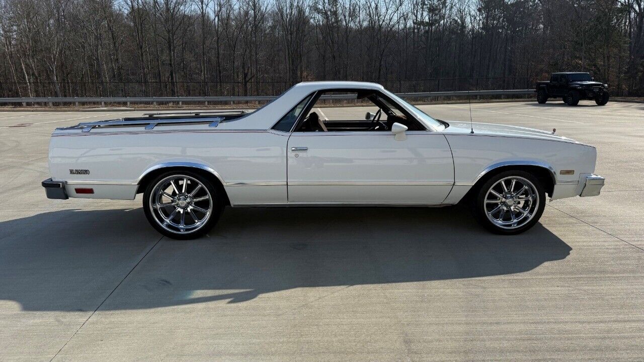 Chevrolet-El-Camino-Cabriolet-1984-White-Brown-83884-5