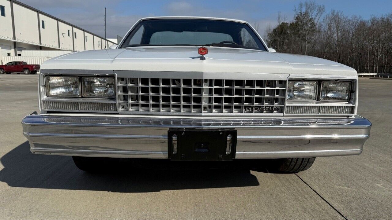 Chevrolet-El-Camino-Cabriolet-1984-White-Brown-83884-7