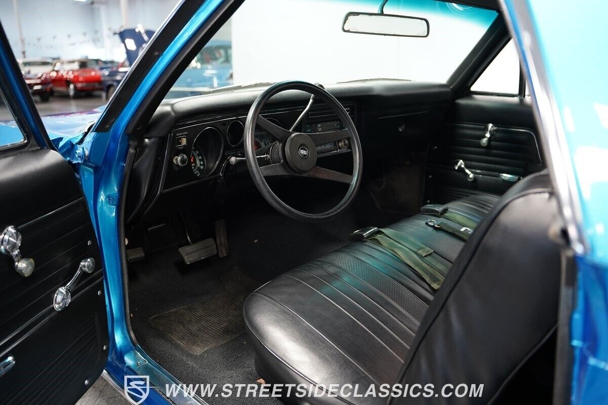 Chevrolet-El-Camino-Coupe-1969-Azure-Turquoise-Black-64329-4