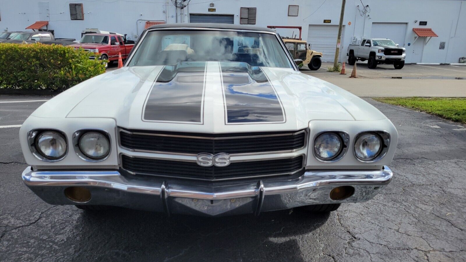 Chevrolet-El-Camino-Coupe-1970-White-Black-99999-1