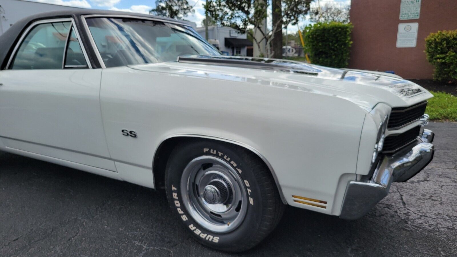 Chevrolet-El-Camino-Coupe-1970-White-Black-99999-13