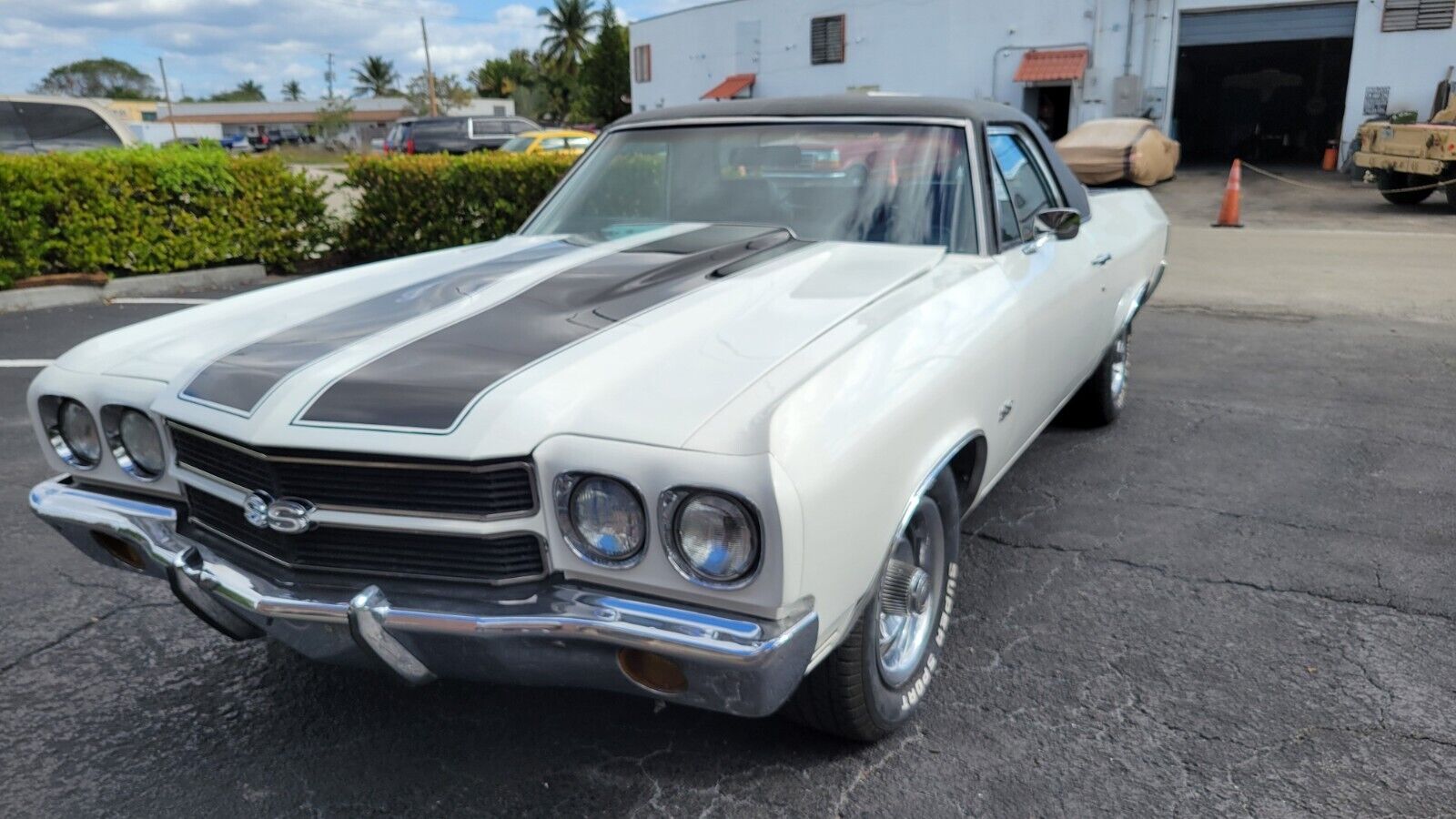 Chevrolet-El-Camino-Coupe-1970-White-Black-99999-2