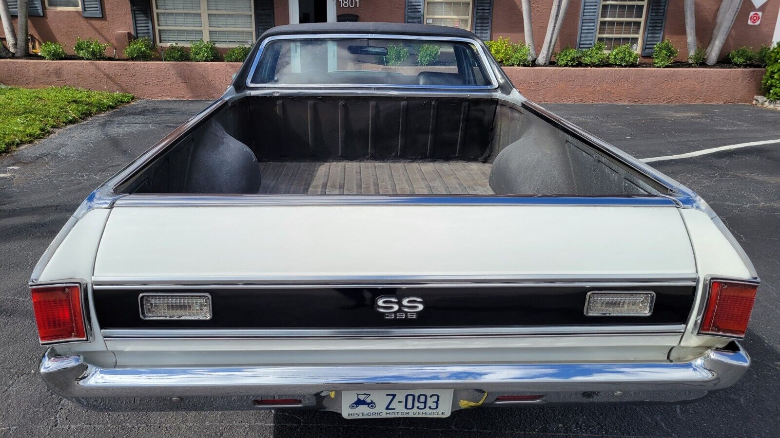 Chevrolet-El-Camino-Coupe-1970-White-Black-99999-21