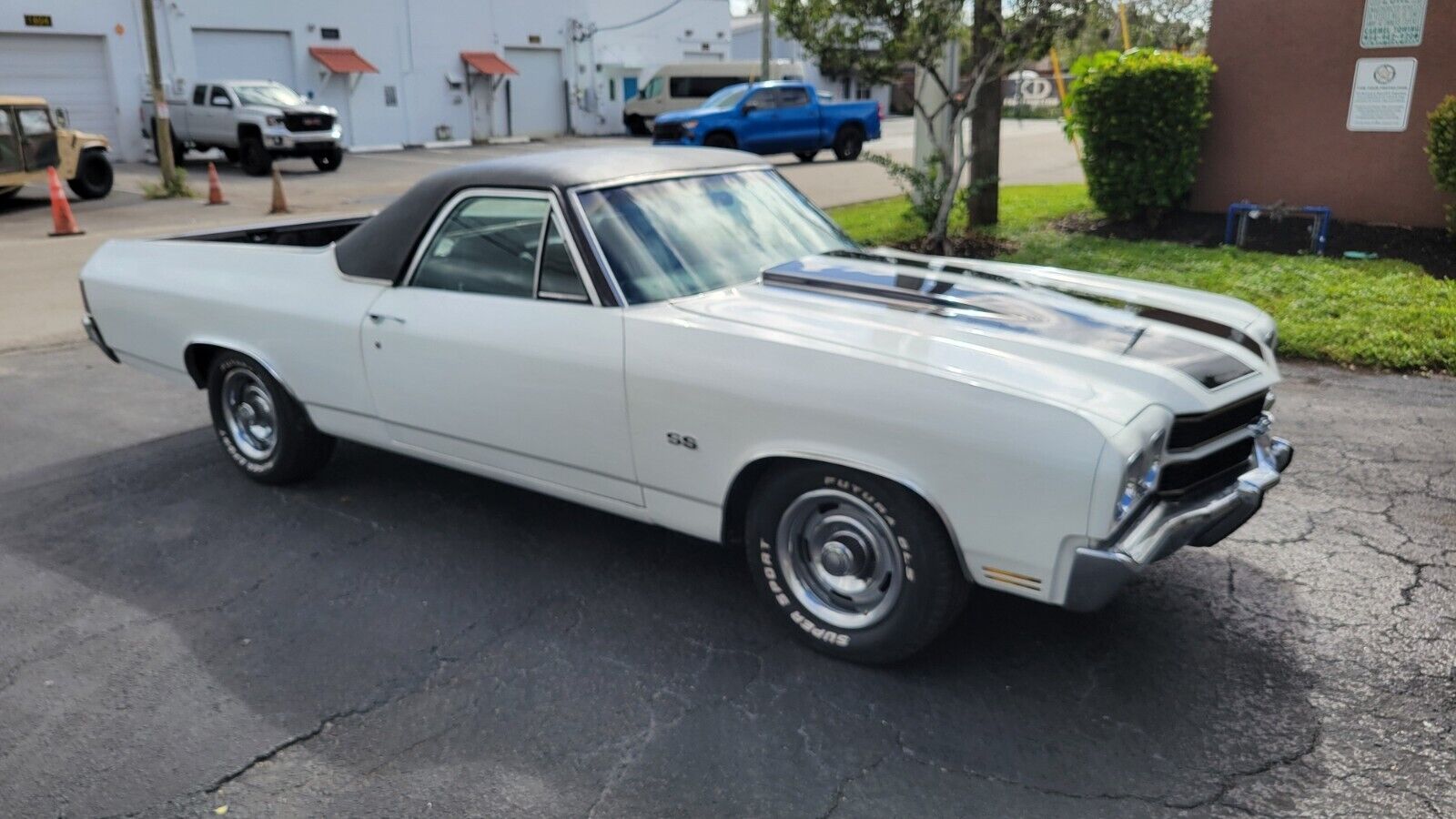 Chevrolet-El-Camino-Coupe-1970-White-Black-99999-25