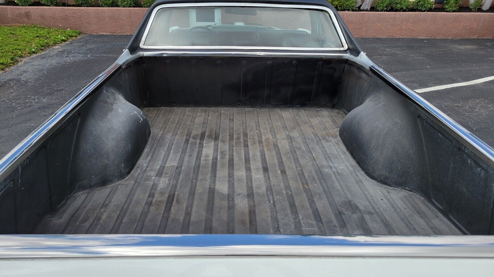 Chevrolet-El-Camino-Coupe-1970-White-Black-99999-27